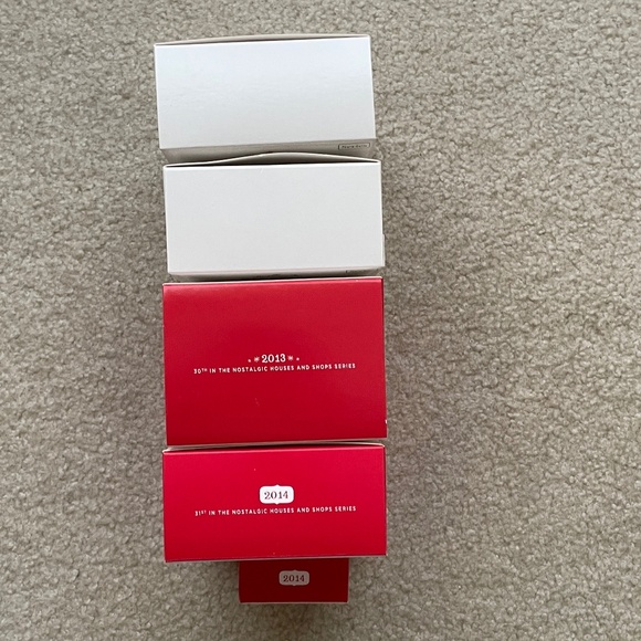 Lot 5 Hallmark Ornaments Nostalgic Houses & Shops 2011-2014 - Picture 2 of 5